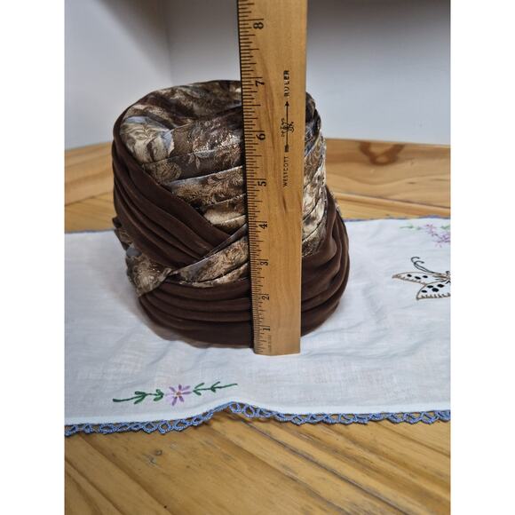 Vintage 1940s Ladies Turban Style Hat Golden Feather Pattern/ Velvet Famous Barr main image 9